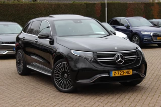 Mercedes-Benz EQC 400 4MATIC AMG Line Premium Plus 80 kWh 22.159 km! / SoH 98,4% / Schuifdak / Camera / Head-up / Memory seats / 20'' / Keyless / Intr.voorverwarming / Matrix LED / Leder / Navigatie / Stoelverwarming / DAB / Cruise Control Adaptief