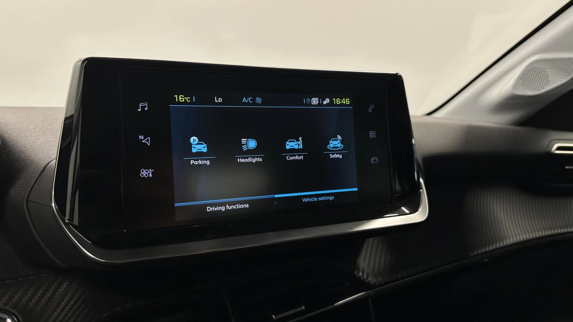 Hoofdafbeelding Peugeot e-208