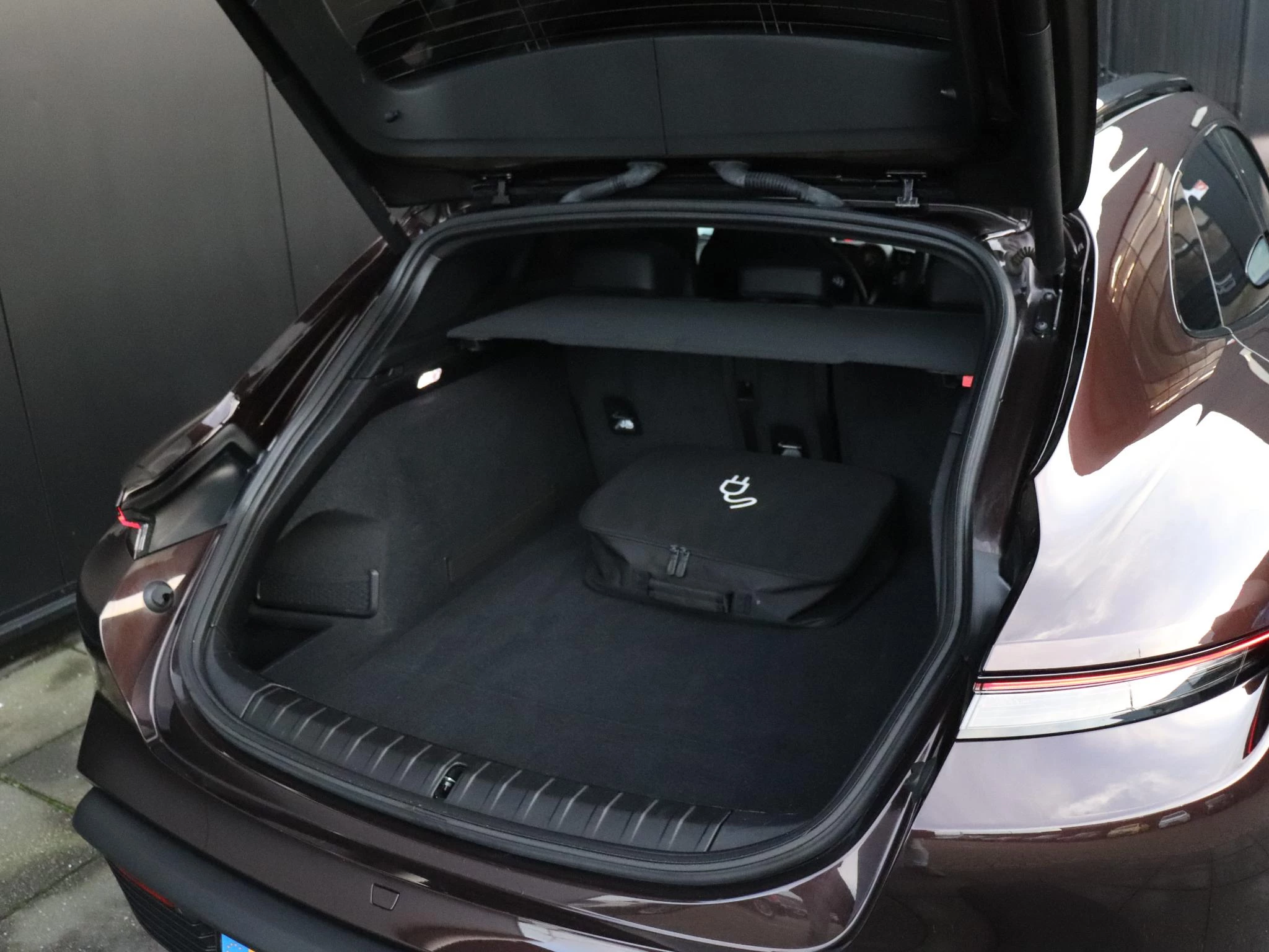 Hoofdafbeelding Porsche Taycan