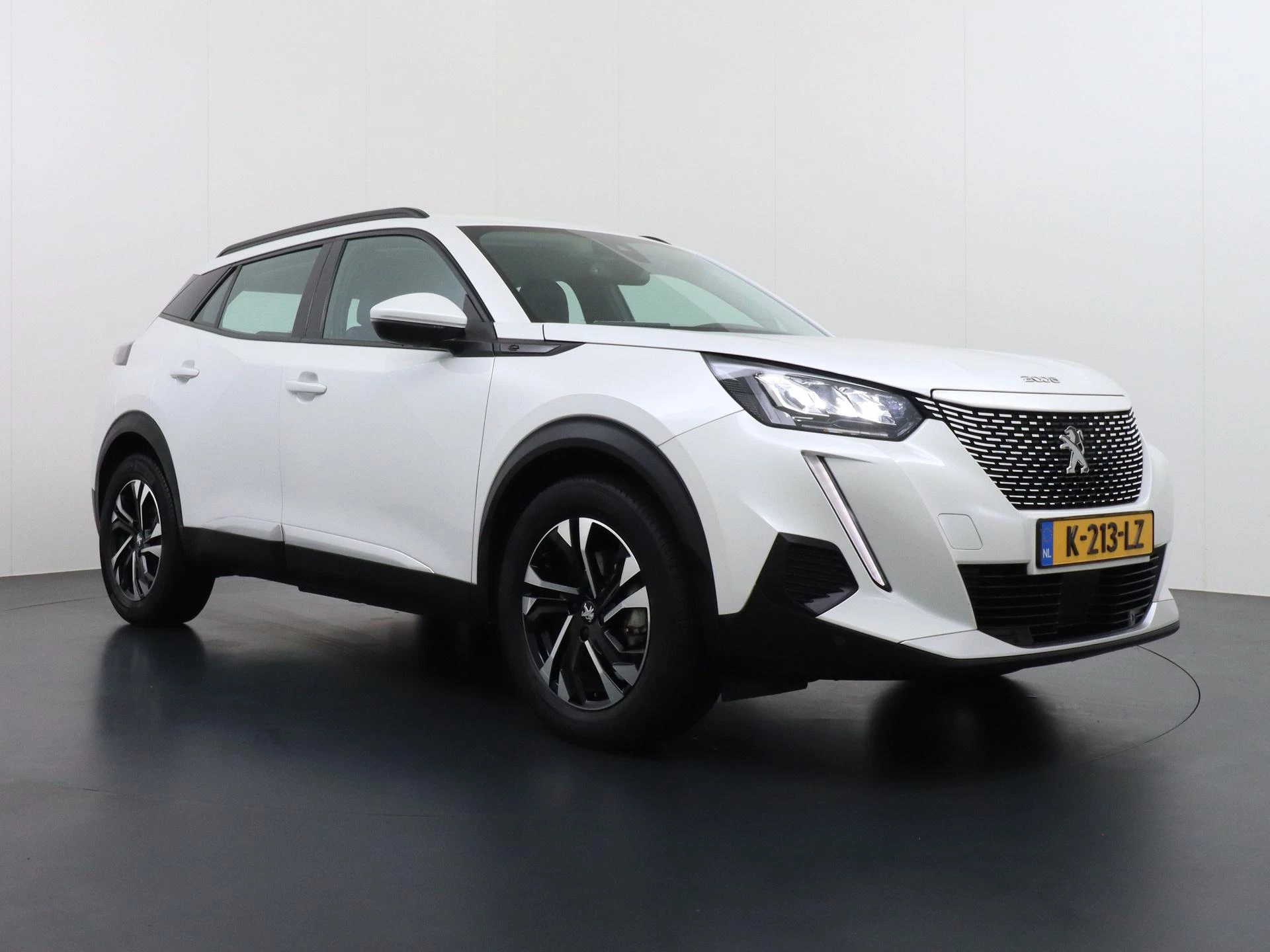 Hoofdafbeelding Peugeot e-2008