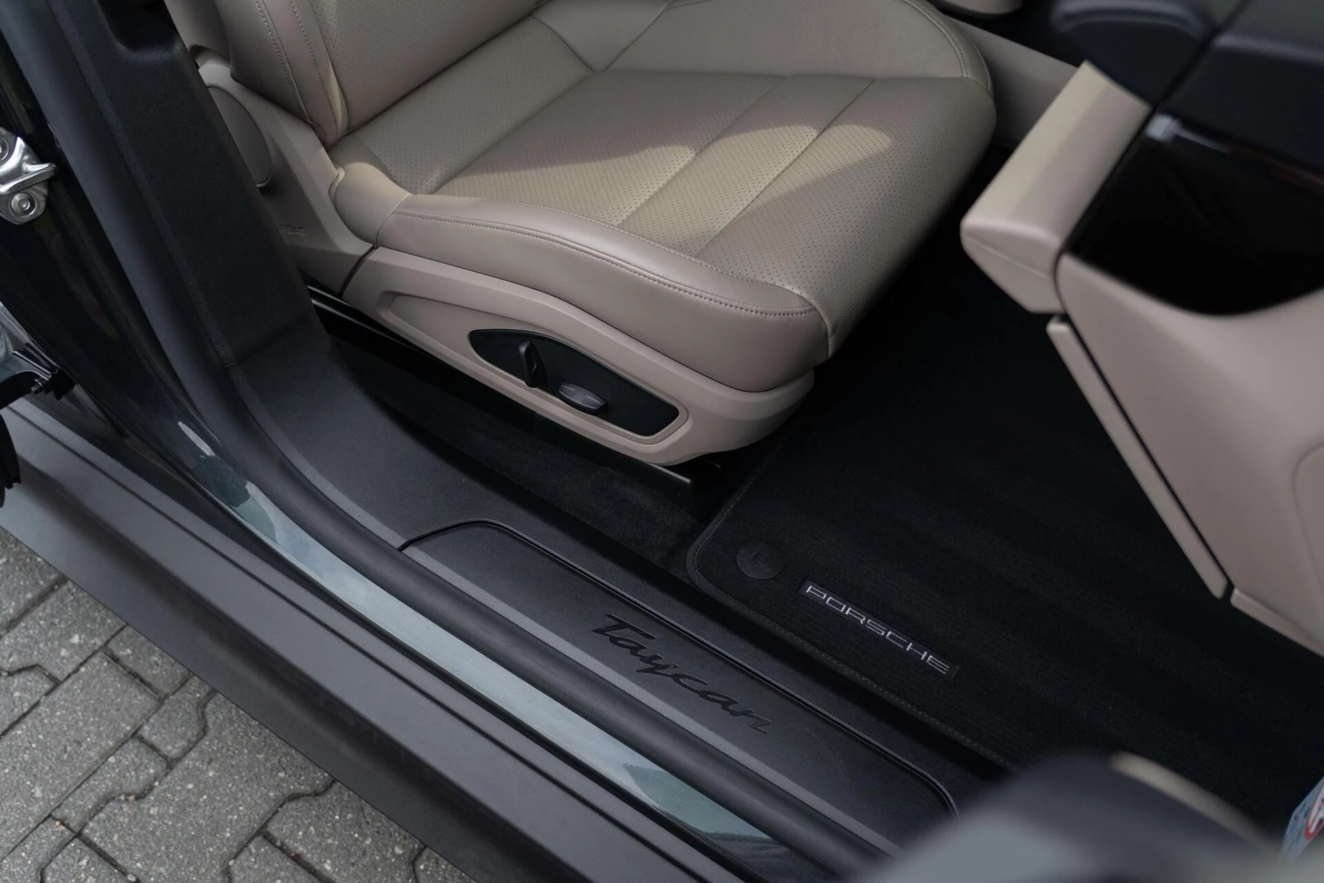 Hoofdafbeelding Porsche Taycan