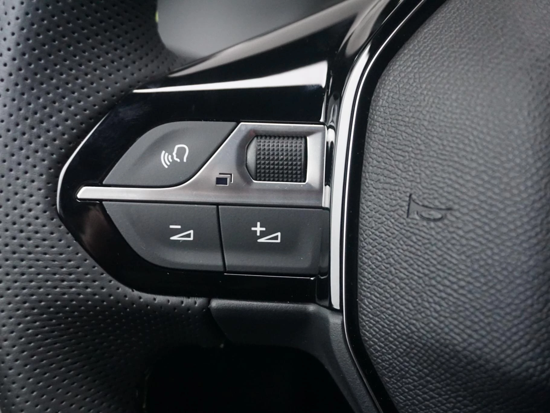 Hoofdafbeelding Peugeot e-208