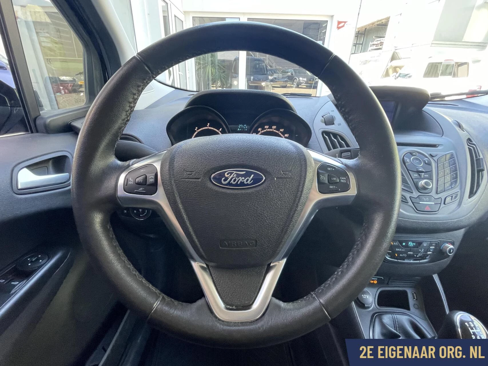 Hoofdafbeelding Ford Transit Courier
