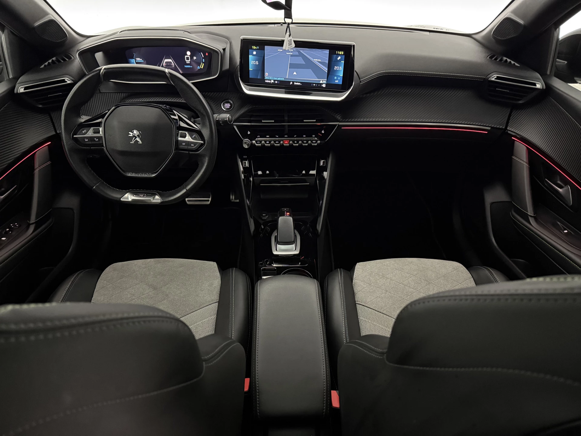 Hoofdafbeelding Peugeot e-208