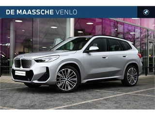 BMW iX1 eDrive20 M Sport / Sportstoelen / M Adaptief onderstel / Harman-Kardon / Achteruitrijcamera / Stoelverwarming