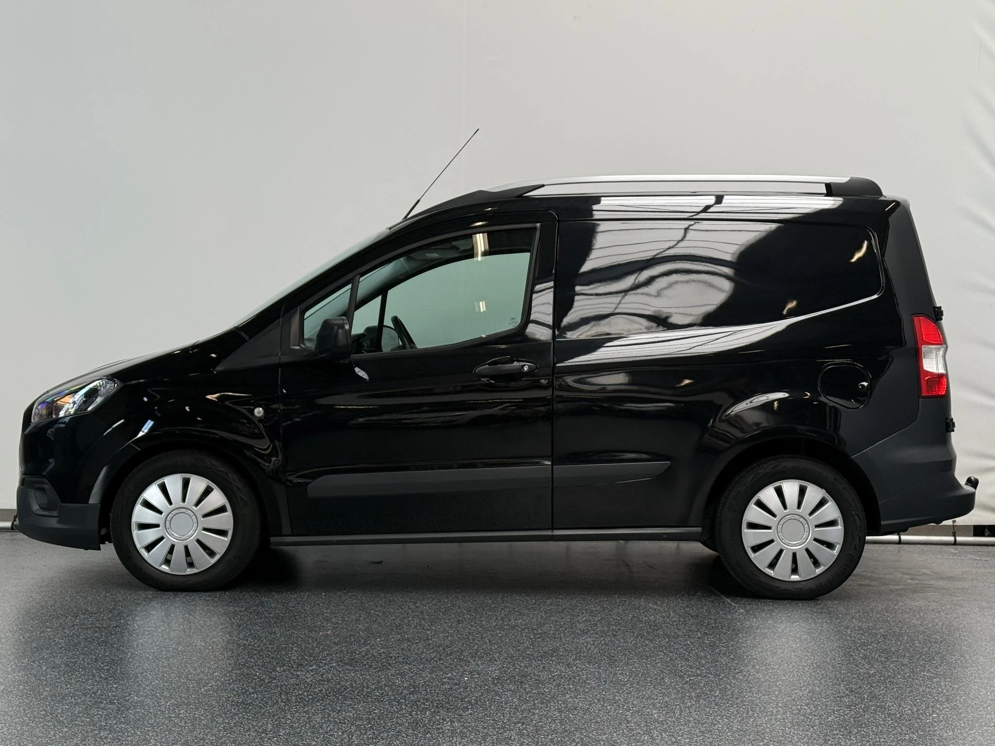 Hoofdafbeelding Ford Transit Courier