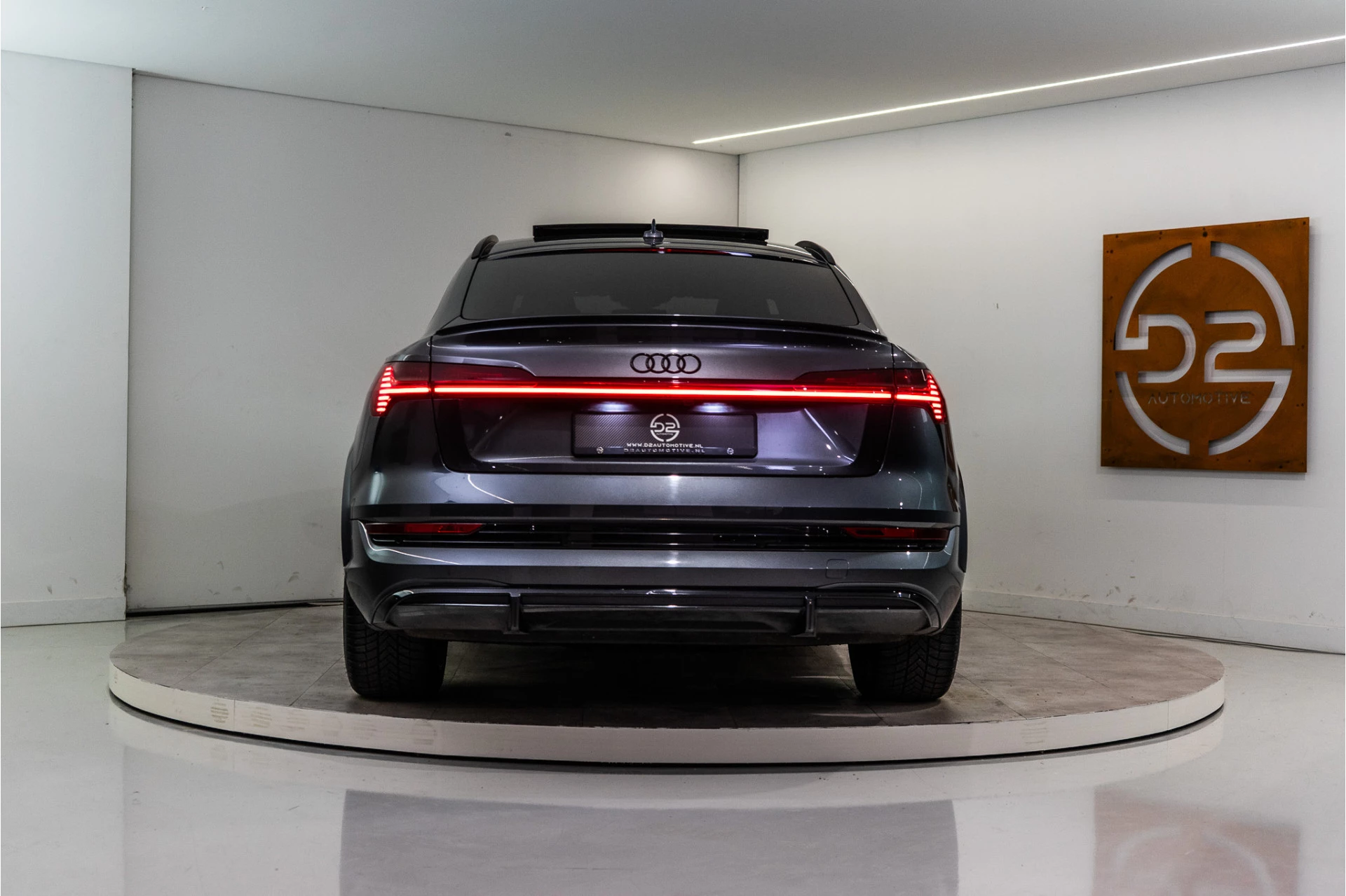Hoofdafbeelding Audi e-tron