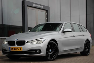 Hoofdafbeelding BMW 3 Serie BMW 3 Serie Touring 340i Centennial High Executive | 327PK | Leder | 19'' | M-Sportstuur