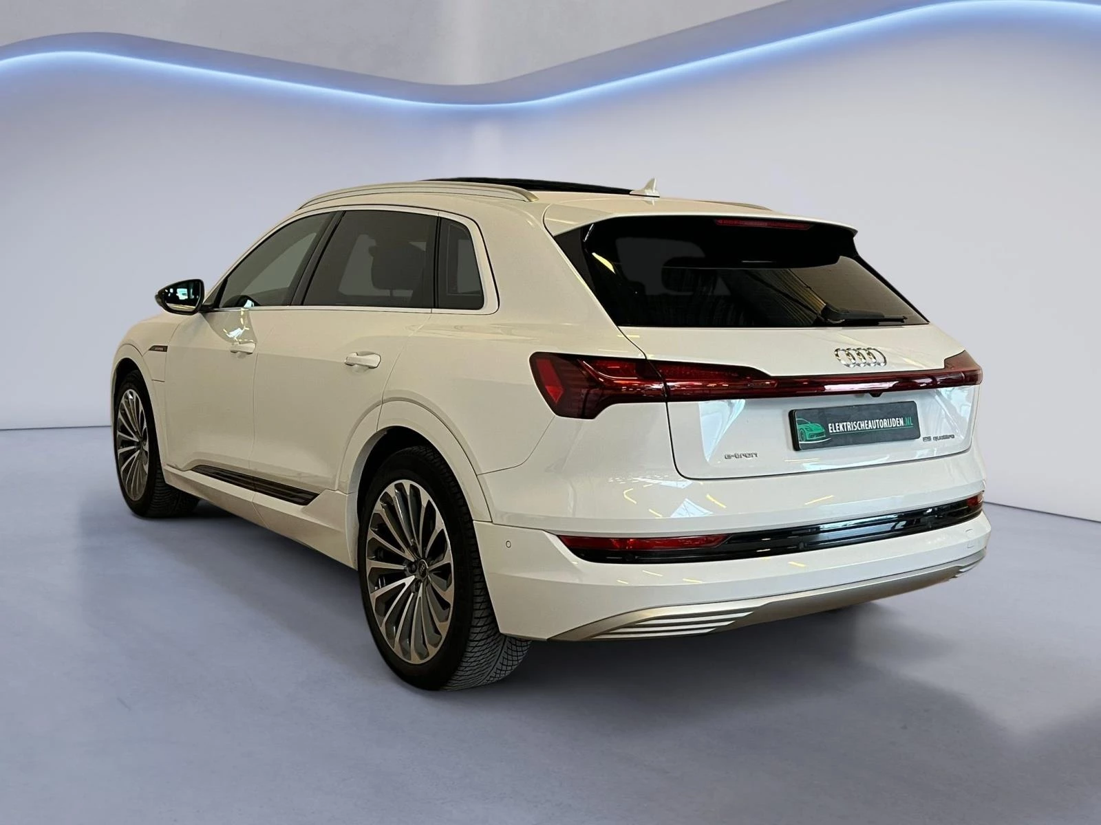 Hoofdafbeelding Audi e-tron