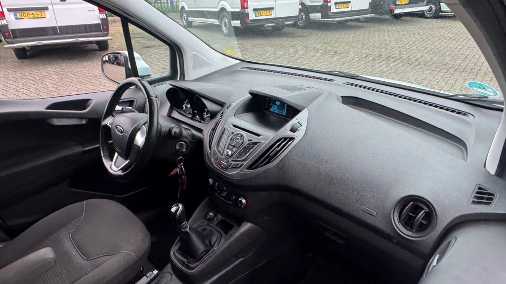 Hoofdafbeelding Ford Transit Courier