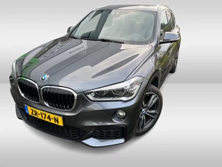BMW X1 sDrive20i High Executive Edition M Sport / Trekhaak / Panoramadak / Camera / Leder / Head-up / 19'' / Navigatie / DAB / Cruise Control