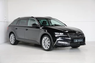 Hoofdafbeelding Škoda Superb Škoda Superb Combi 1.4TSI iV 218PK Business Ed. Plus *NAP/Trekh/Virtual/Stoelvw/Keyless*