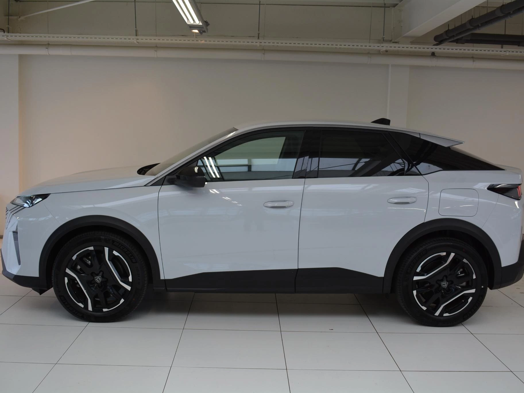 Hoofdafbeelding Peugeot e-3008