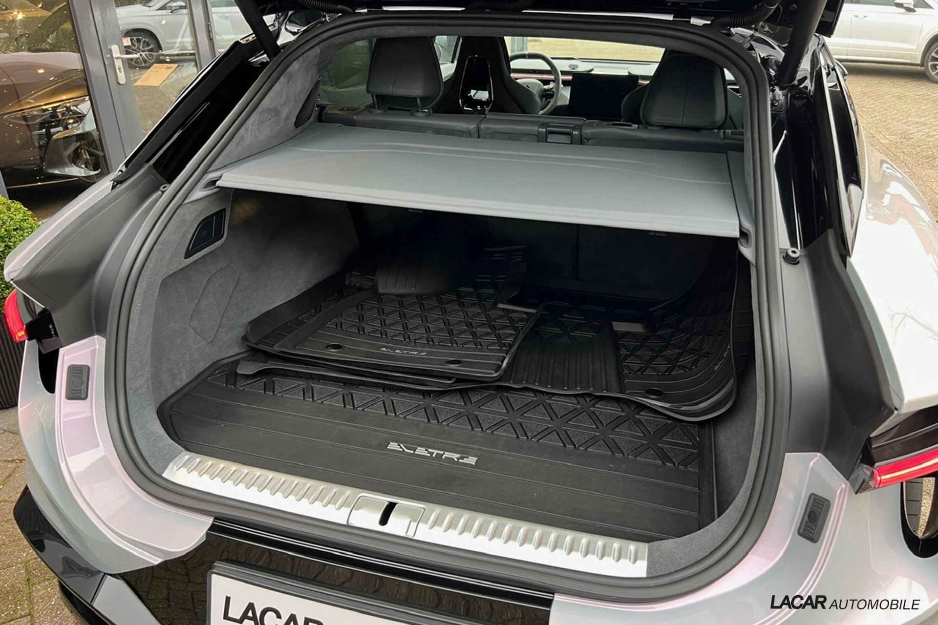 Hoofdafbeelding Lotus Eletre