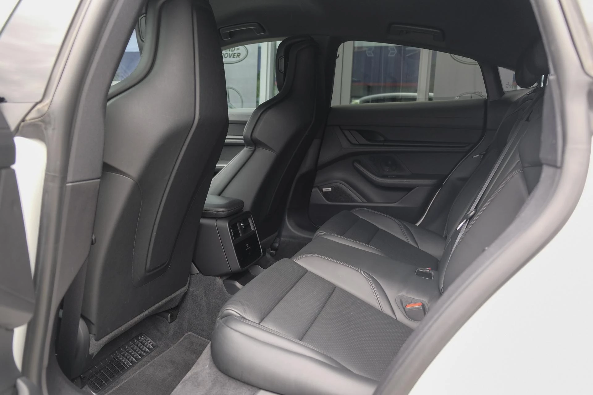 Hoofdafbeelding Porsche Taycan