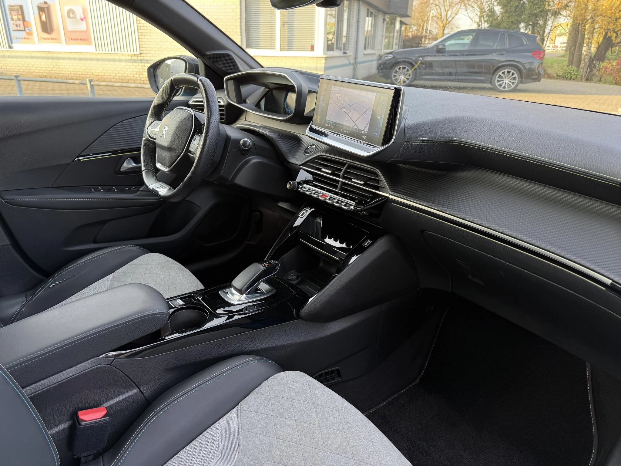 Hoofdafbeelding Peugeot e-208