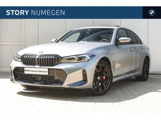 BMW 3 Serie 330e High Executive M Sport Automaat / Schuif-kanteldak / Sportstoelen / Adaptieve LED / Comfort Access / Active Cruise Control / Parking Assistant Plus / Stuurverwarming