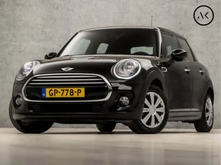 MINI Cooper Mini 1.5 Premium Automaat (GROOT NAVI, 5 DEURS, CLIMATE, ZWART HEMEL, ELEK PAKKET, KEYLESS START, ARMSTEUN, SPORTSTOELEN, LM VELGEN, PARKEERSENSOREN, NIEUWE APK, NIEUWSTAAT)