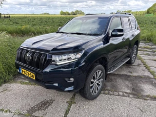 Toyota Land Cruiser 2.8 D-4D-F Executive Window Van