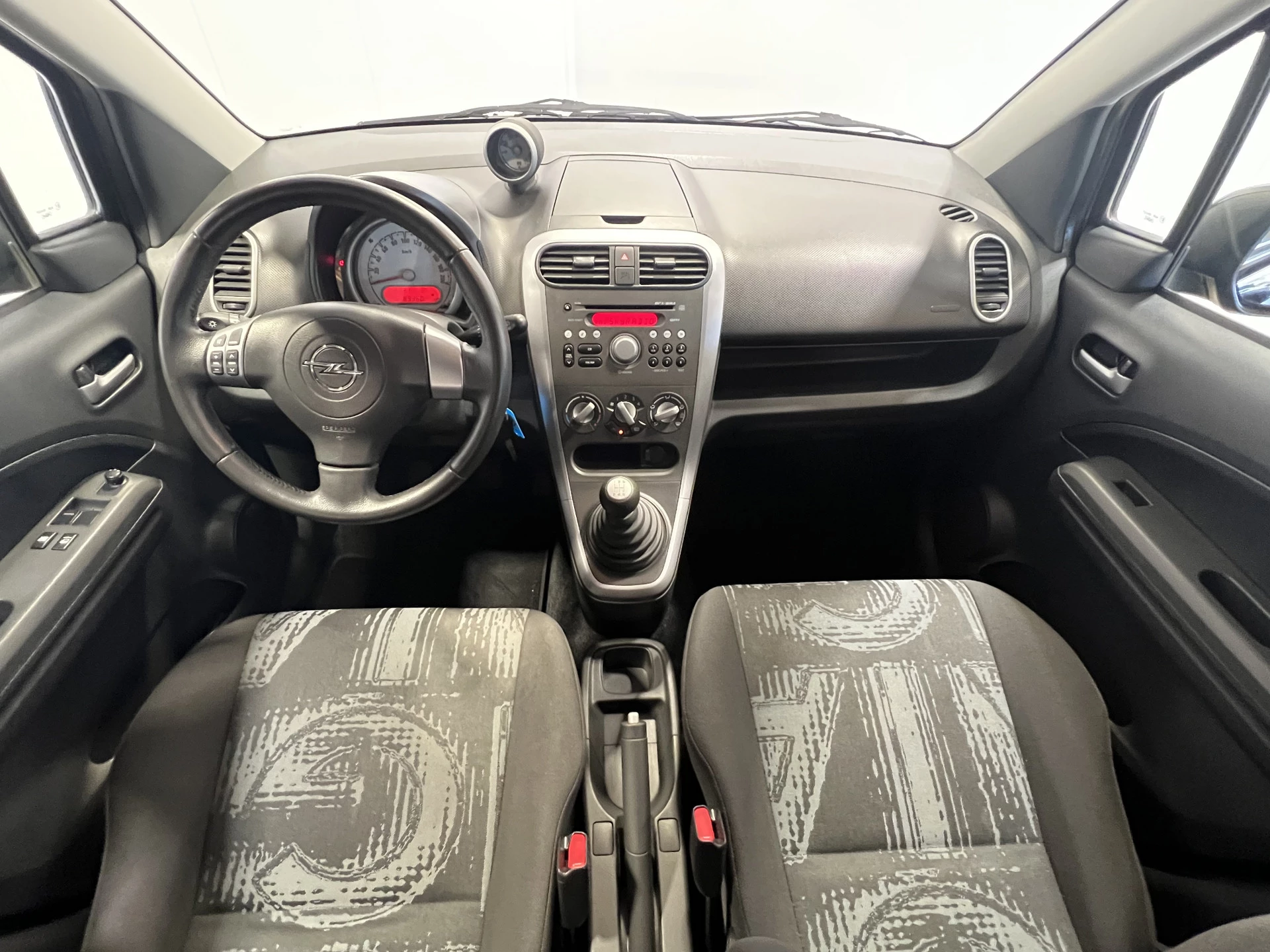 Hoofdafbeelding Opel Agila