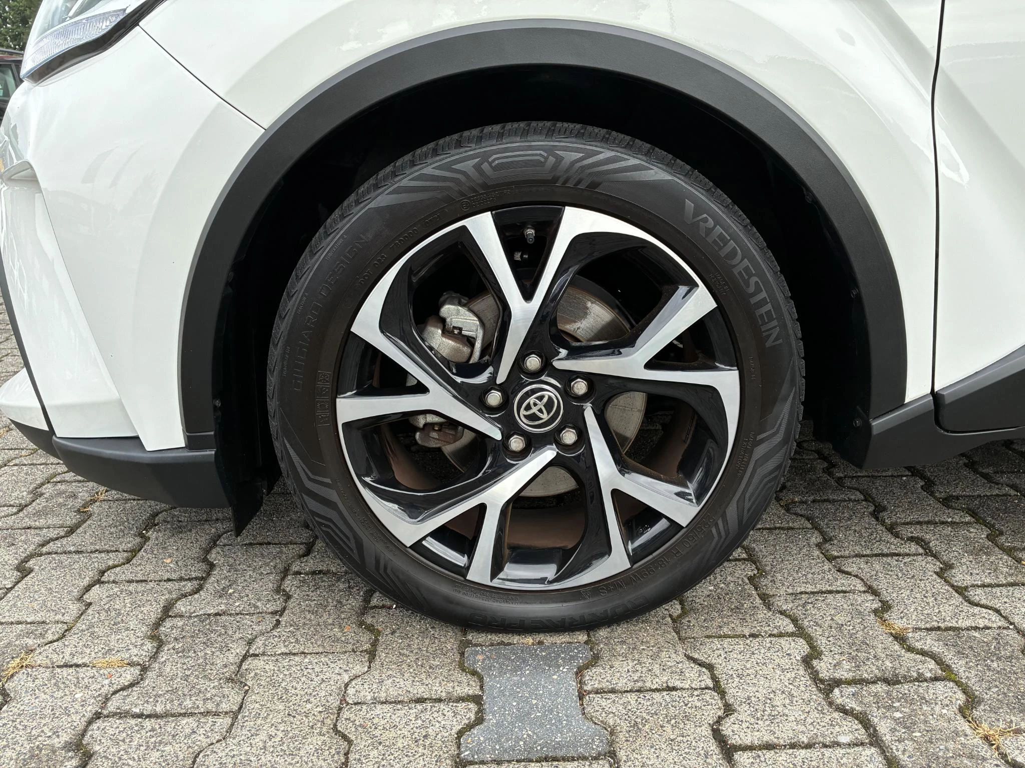Hoofdafbeelding Toyota C-HR