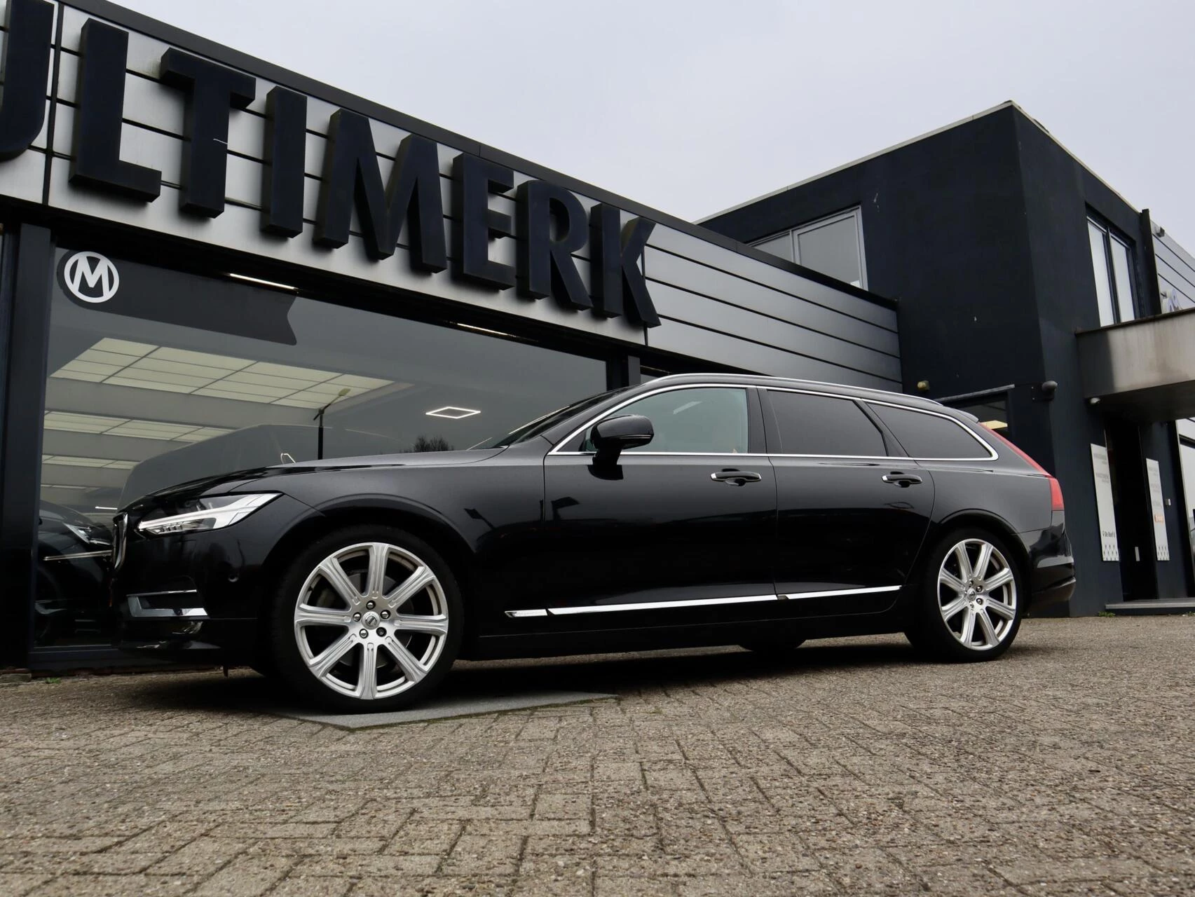 Hoofdafbeelding Volvo V90