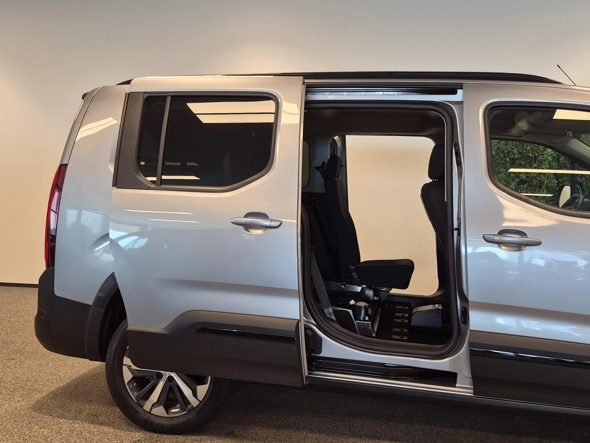 Hoofdafbeelding Peugeot e-Rifter