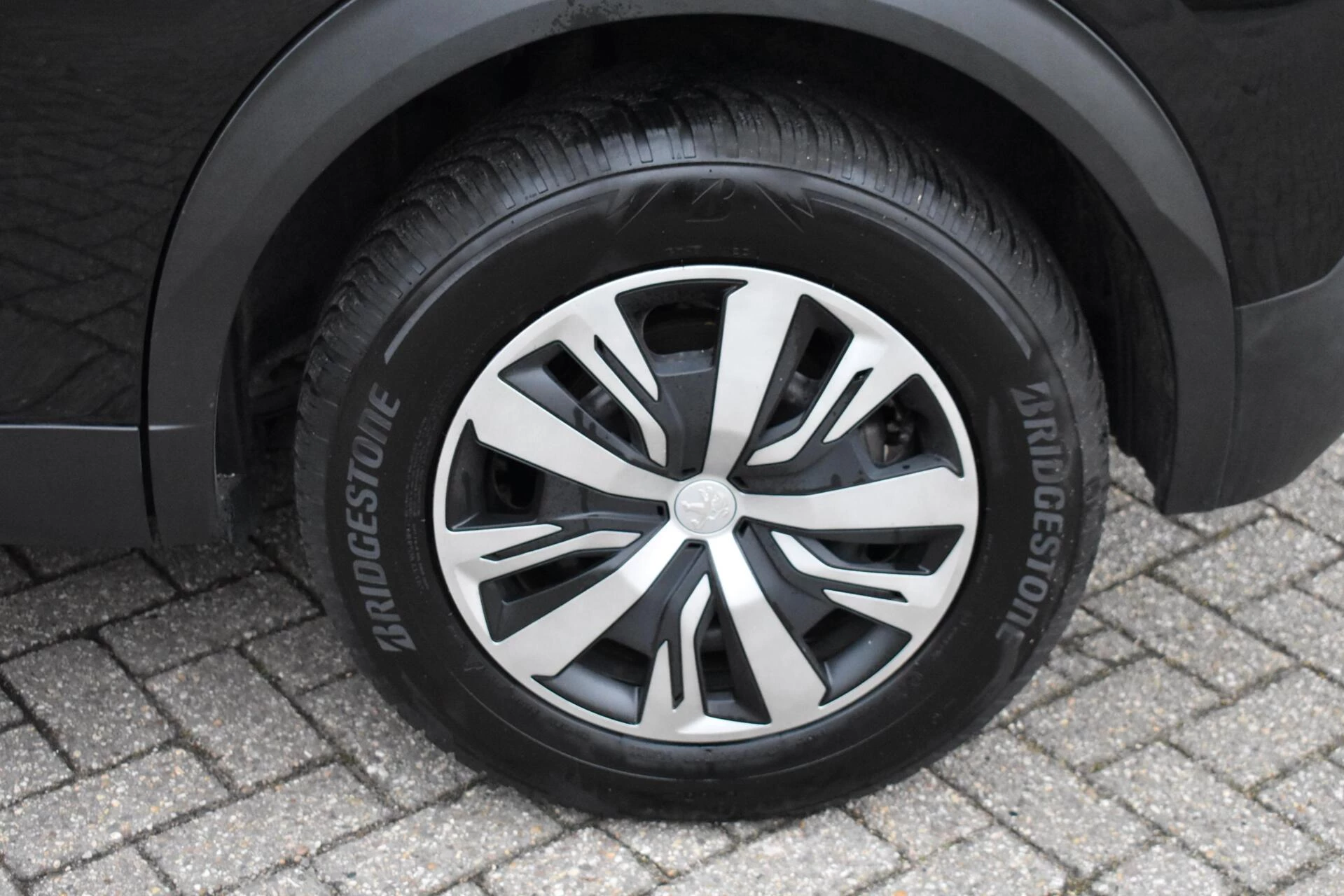 Hoofdafbeelding Peugeot e-2008