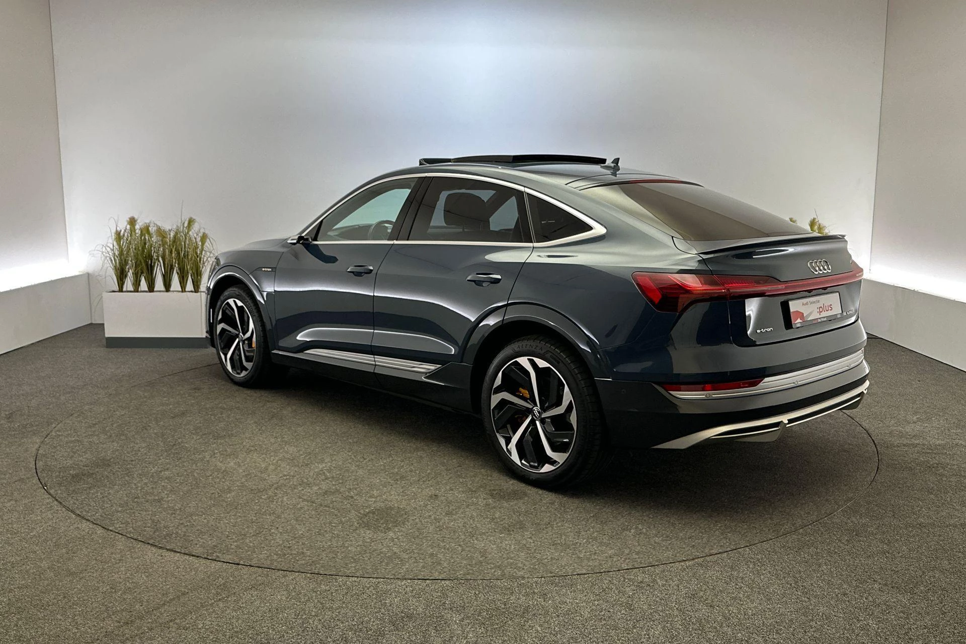 Hoofdafbeelding Audi e-tron