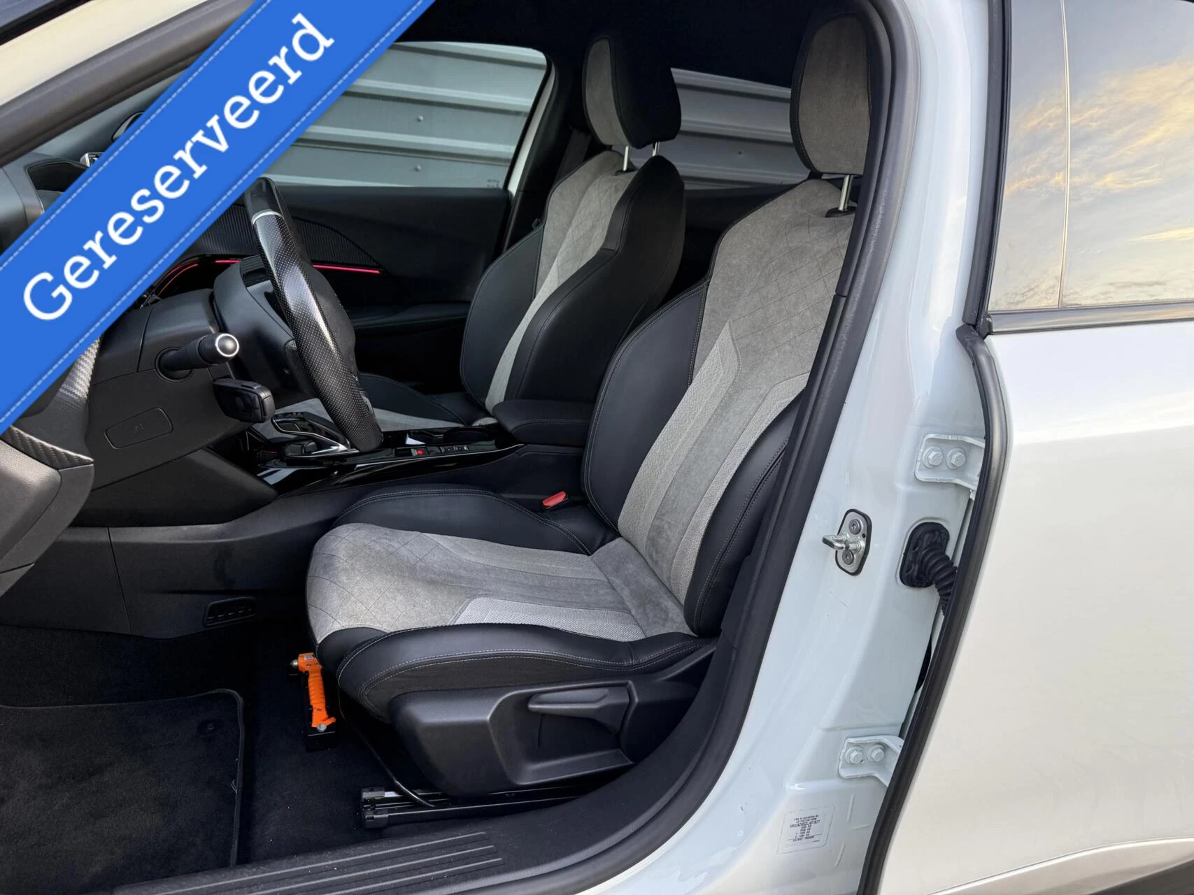 Hoofdafbeelding Peugeot e-2008