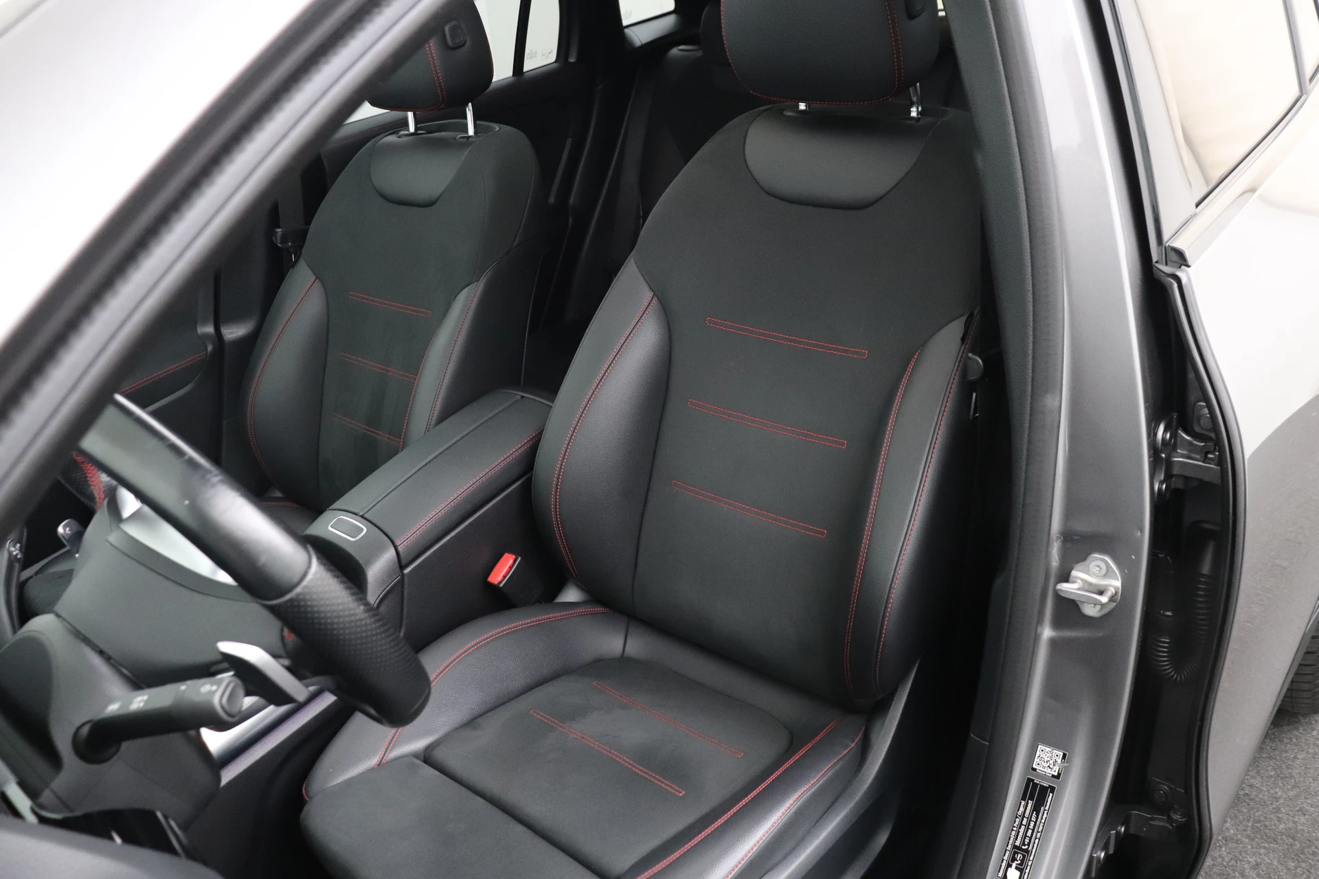 Hoofdafbeelding Mercedes-Benz EQA