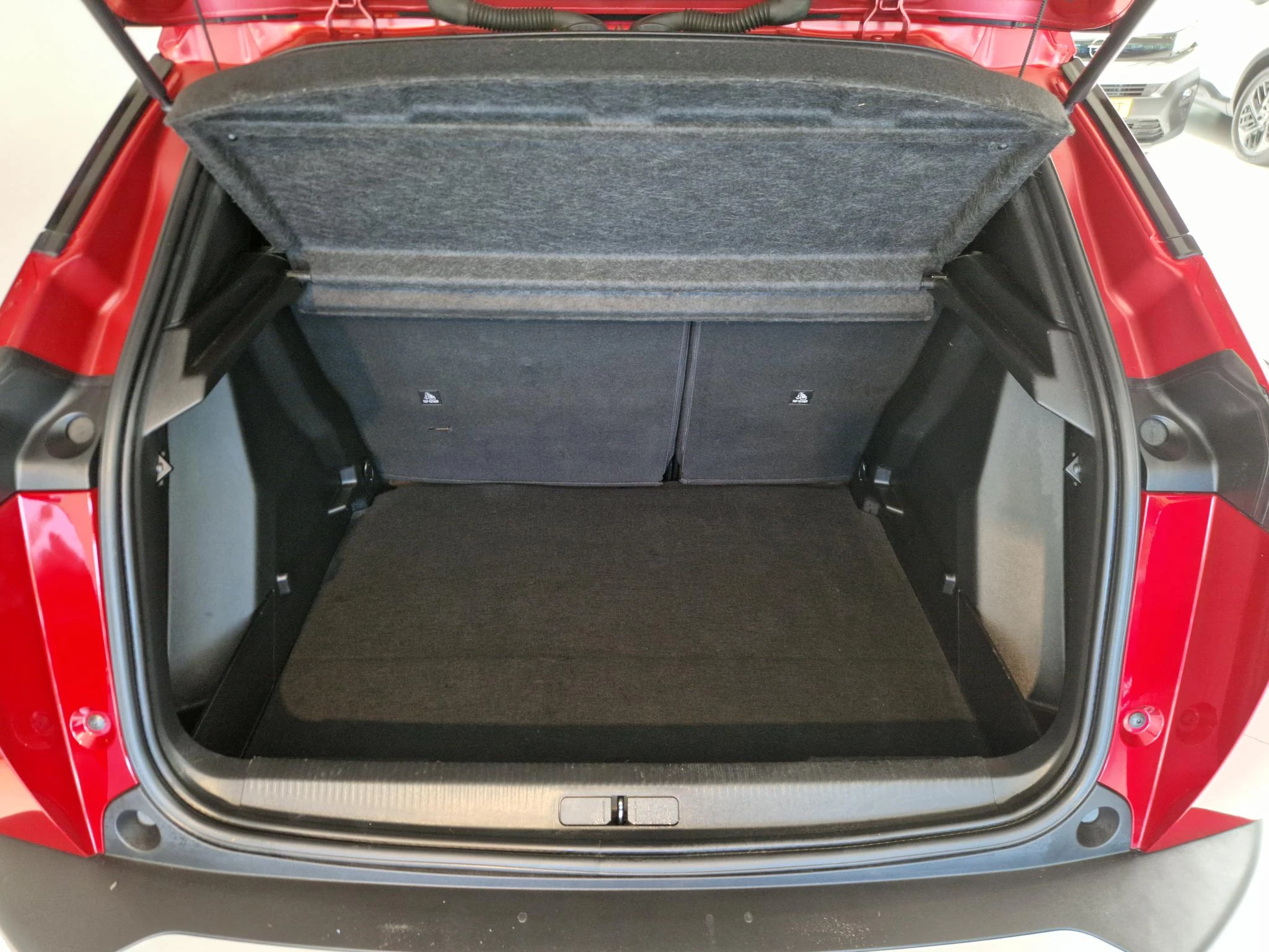 Hoofdafbeelding Peugeot e-2008