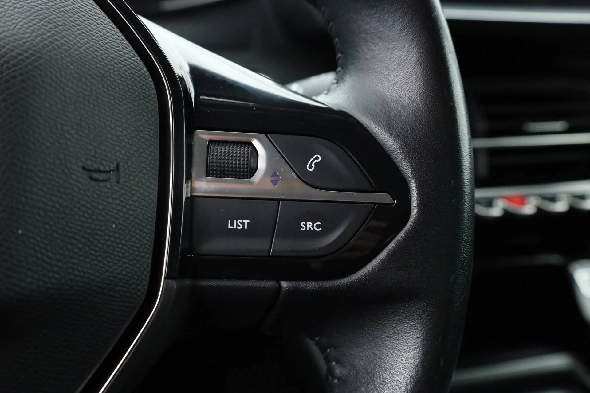 Hoofdafbeelding Peugeot e-2008