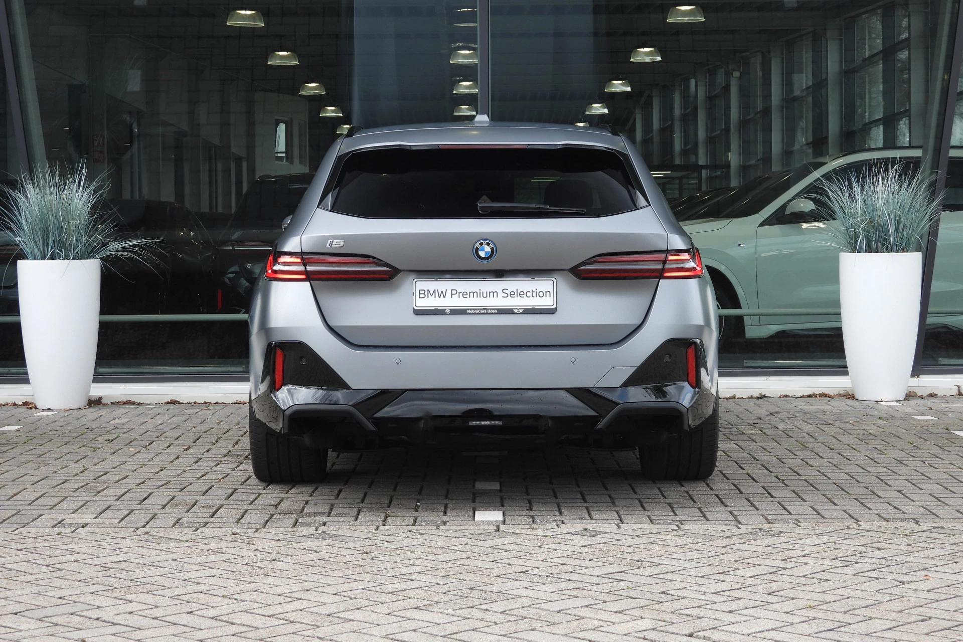 Hoofdafbeelding BMW i5