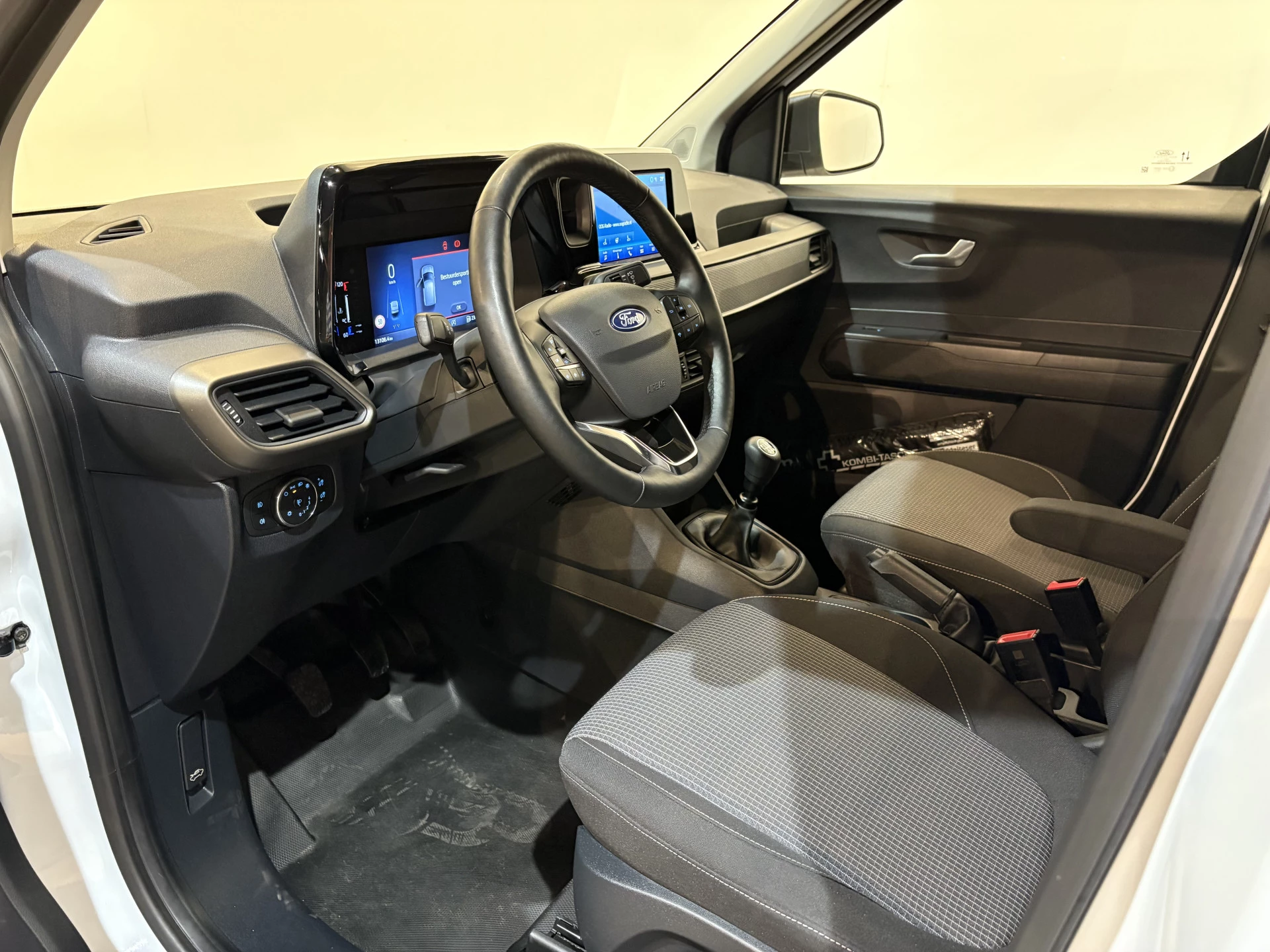 Hoofdafbeelding Ford Transit Courier