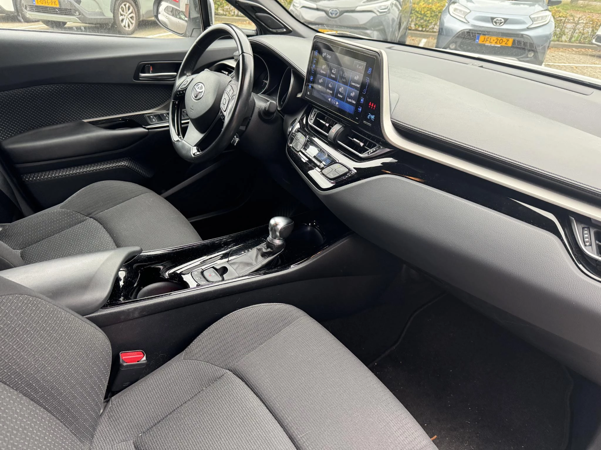 Hoofdafbeelding Toyota C-HR