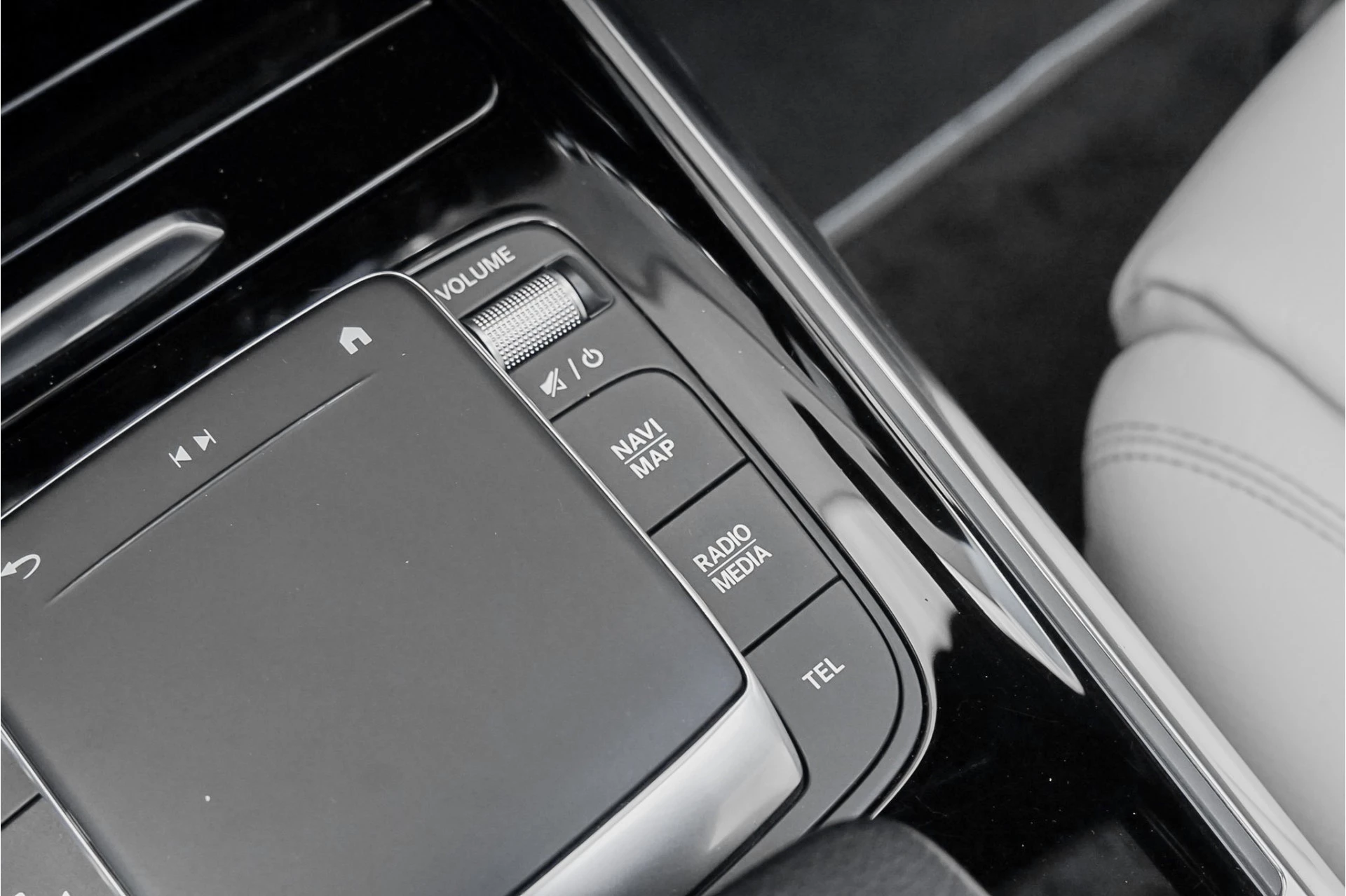 Hoofdafbeelding Mercedes-Benz EQA