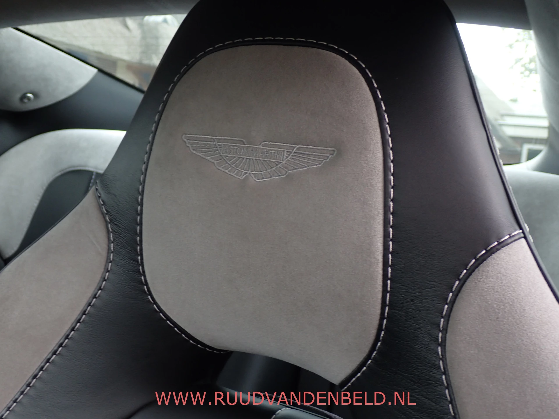 Hoofdafbeelding Aston Martin V12 Vanquish