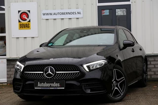 Mercedes-Benz A-Klasse 250 e AMG Line Plug in hybride*Perfect MB Onderh.*BTW*1ste Eig.*Sfeer/Night/MBUX/Apple Carplay-Android/High Perf. LED Koplamp./Diamond Grille/DAB/Stoelverw./Half Leder/Parkeersens.V+A/18 inch LM*