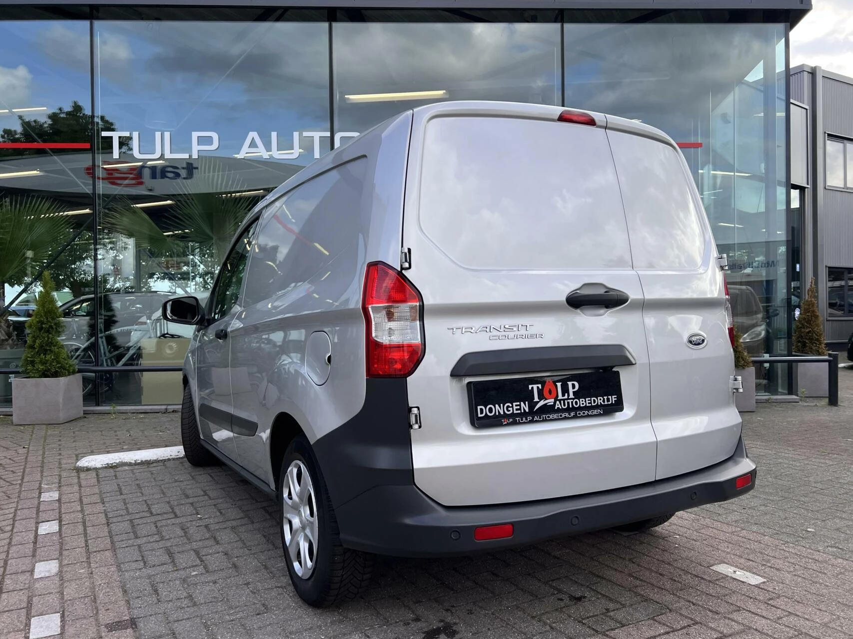 Hoofdafbeelding Ford Transit Courier