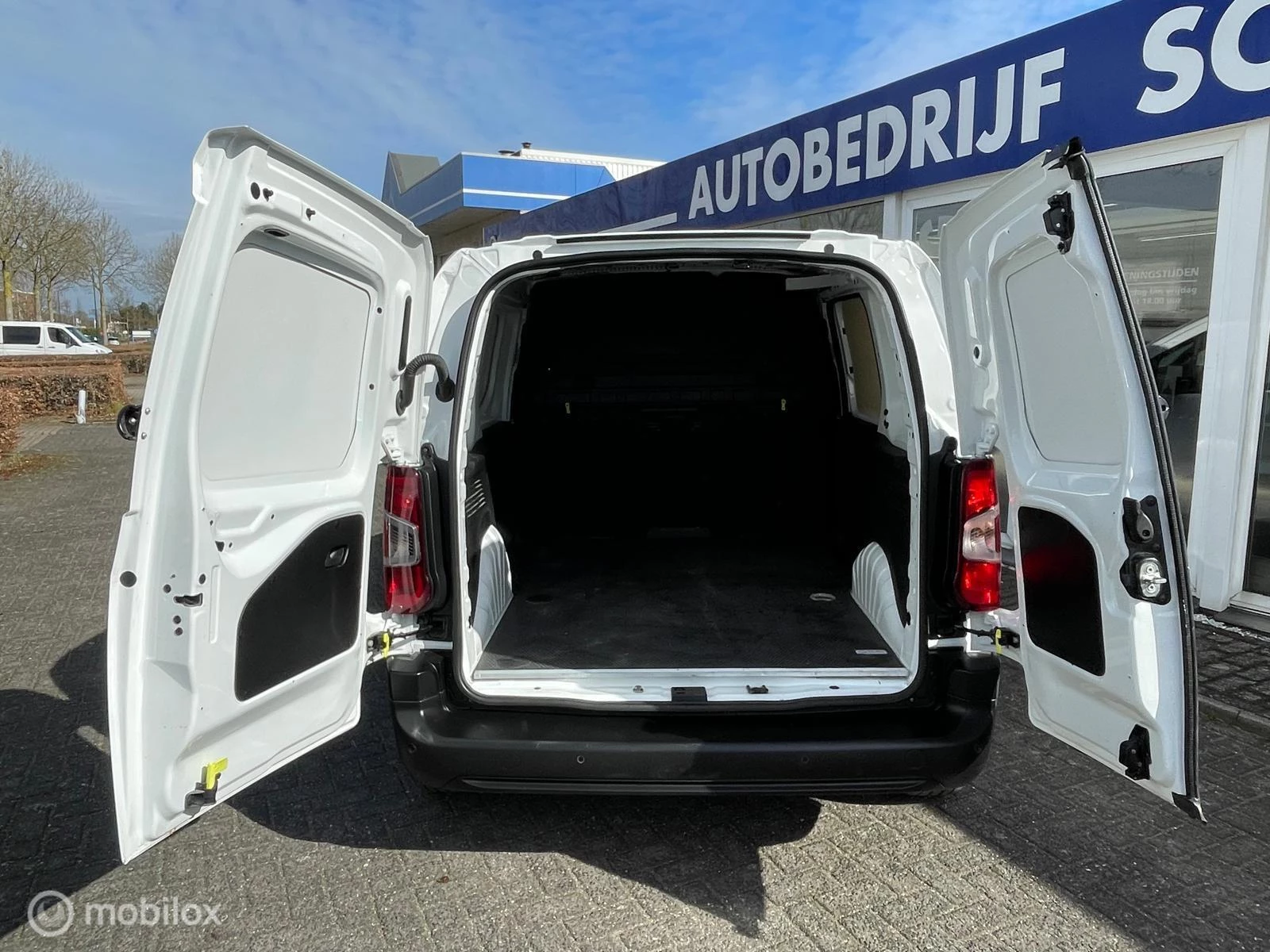 Hoofdafbeelding Peugeot Partner