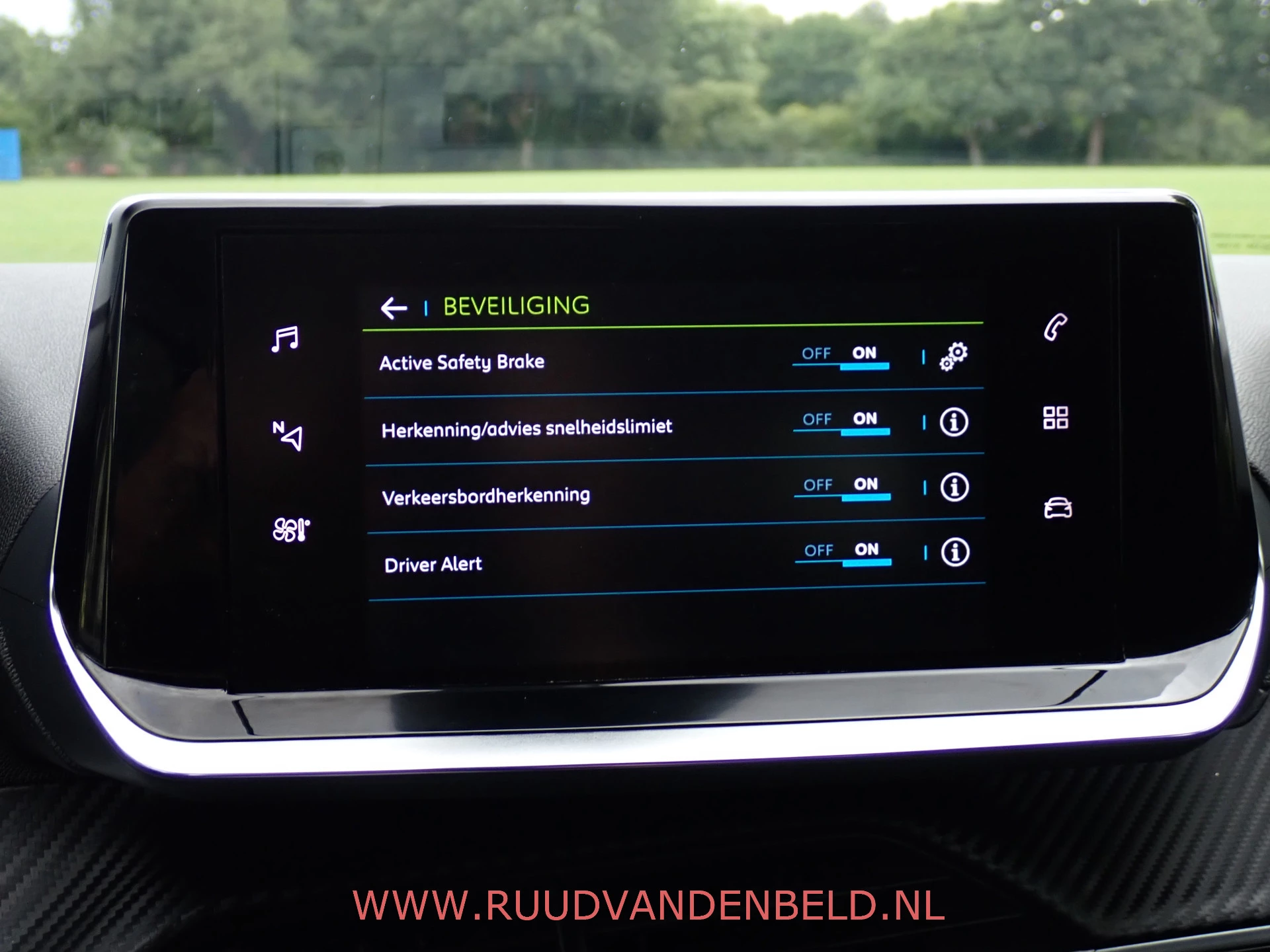 Hoofdafbeelding Peugeot e-208