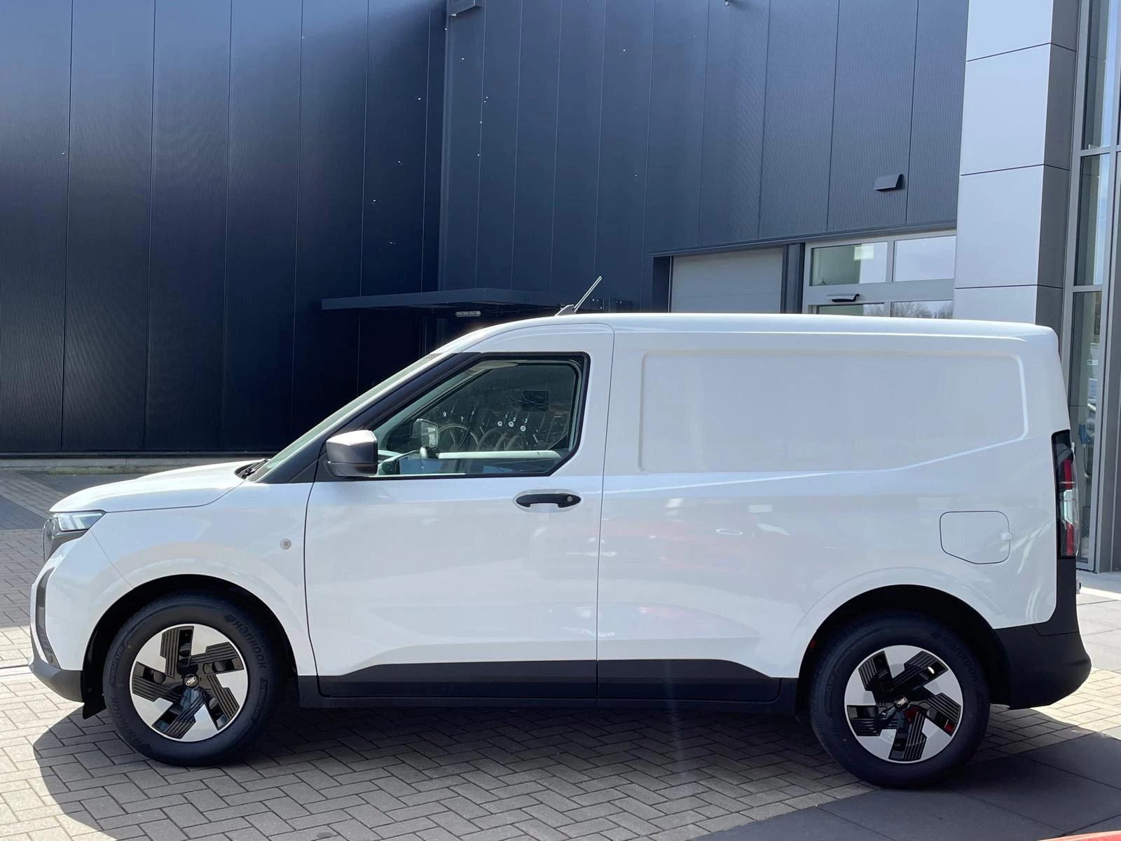 Hoofdafbeelding Ford E-Transit Courier