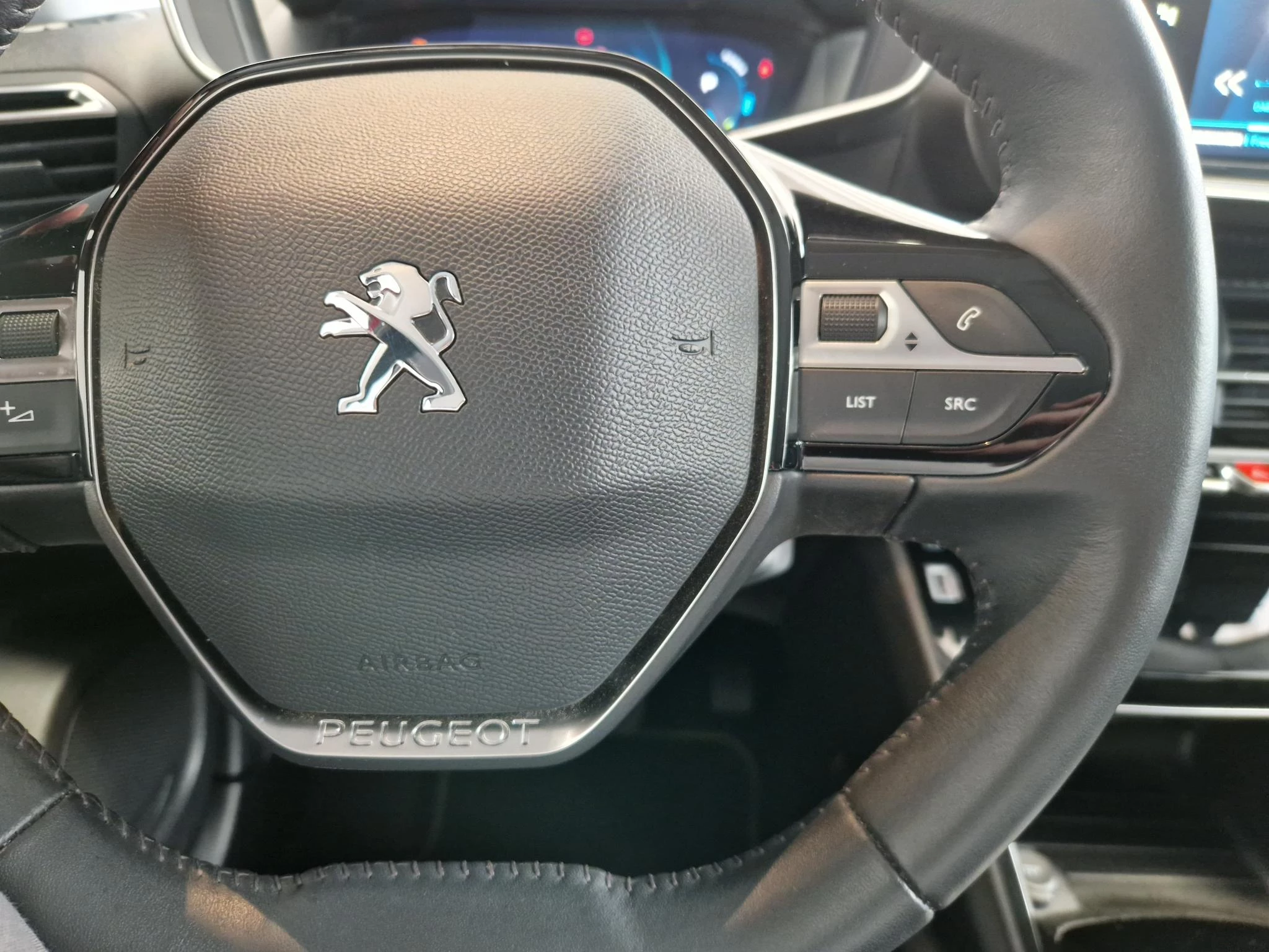 Hoofdafbeelding Peugeot e-2008