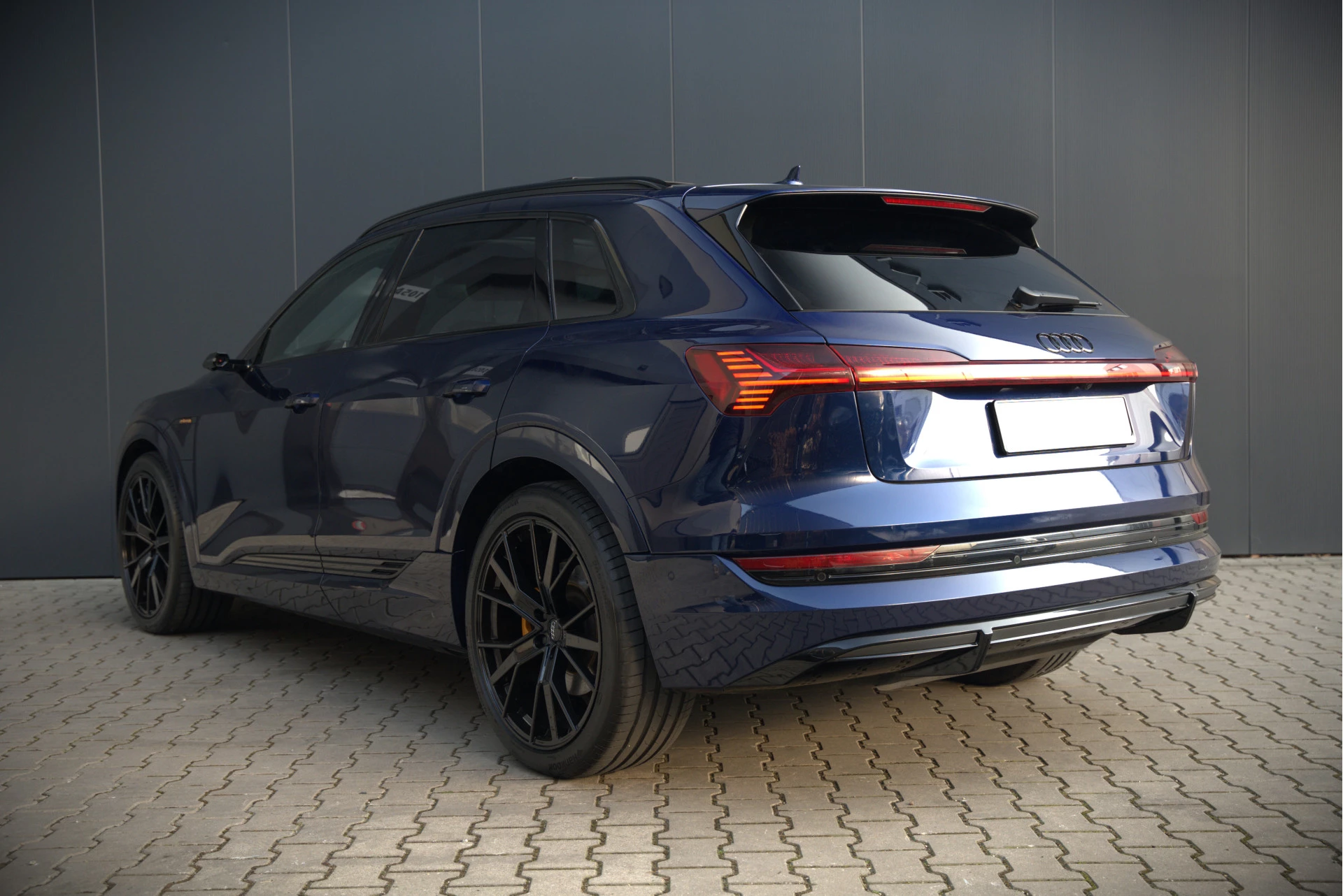 Hoofdafbeelding Audi e-tron