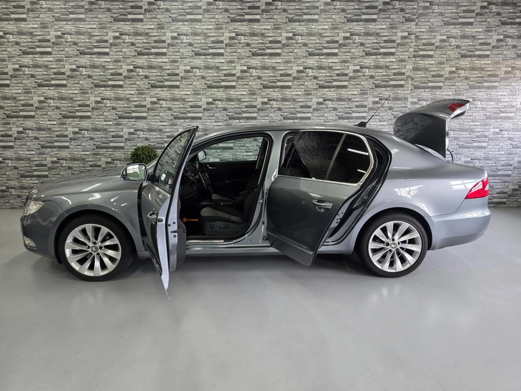 Hoofdafbeelding Škoda Superb