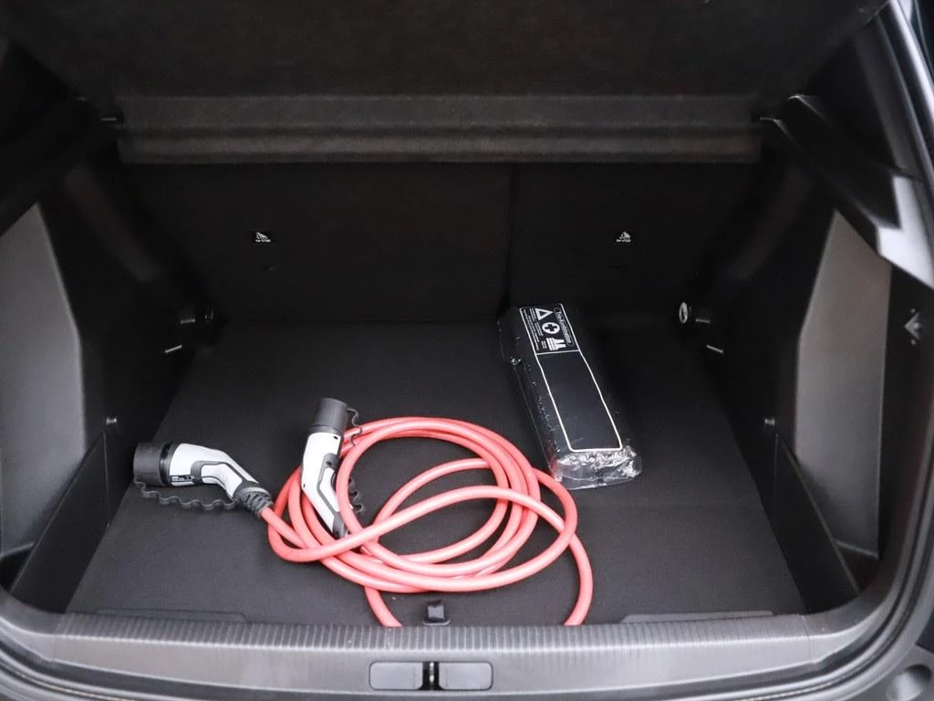 Hoofdafbeelding Peugeot e-2008