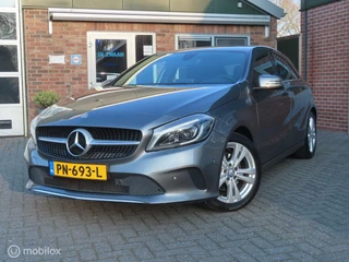 Hoofdafbeelding Mercedes-Benz A-Klasse Mercedes A-klasse 180 Prestige/nav/pdc v-a/zwarte hemel/17"/camera/sportstoelen.