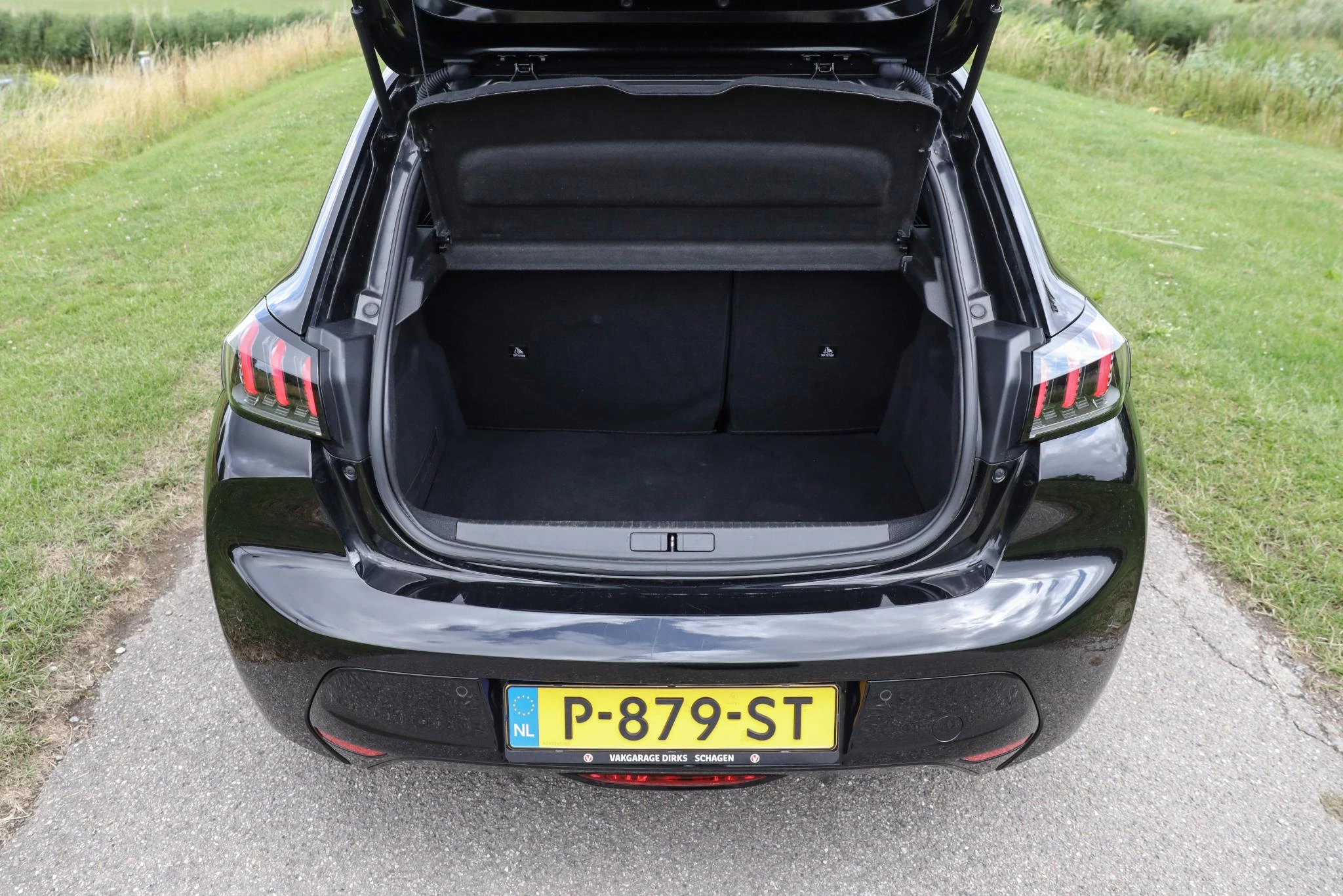 Hoofdafbeelding Peugeot e-208