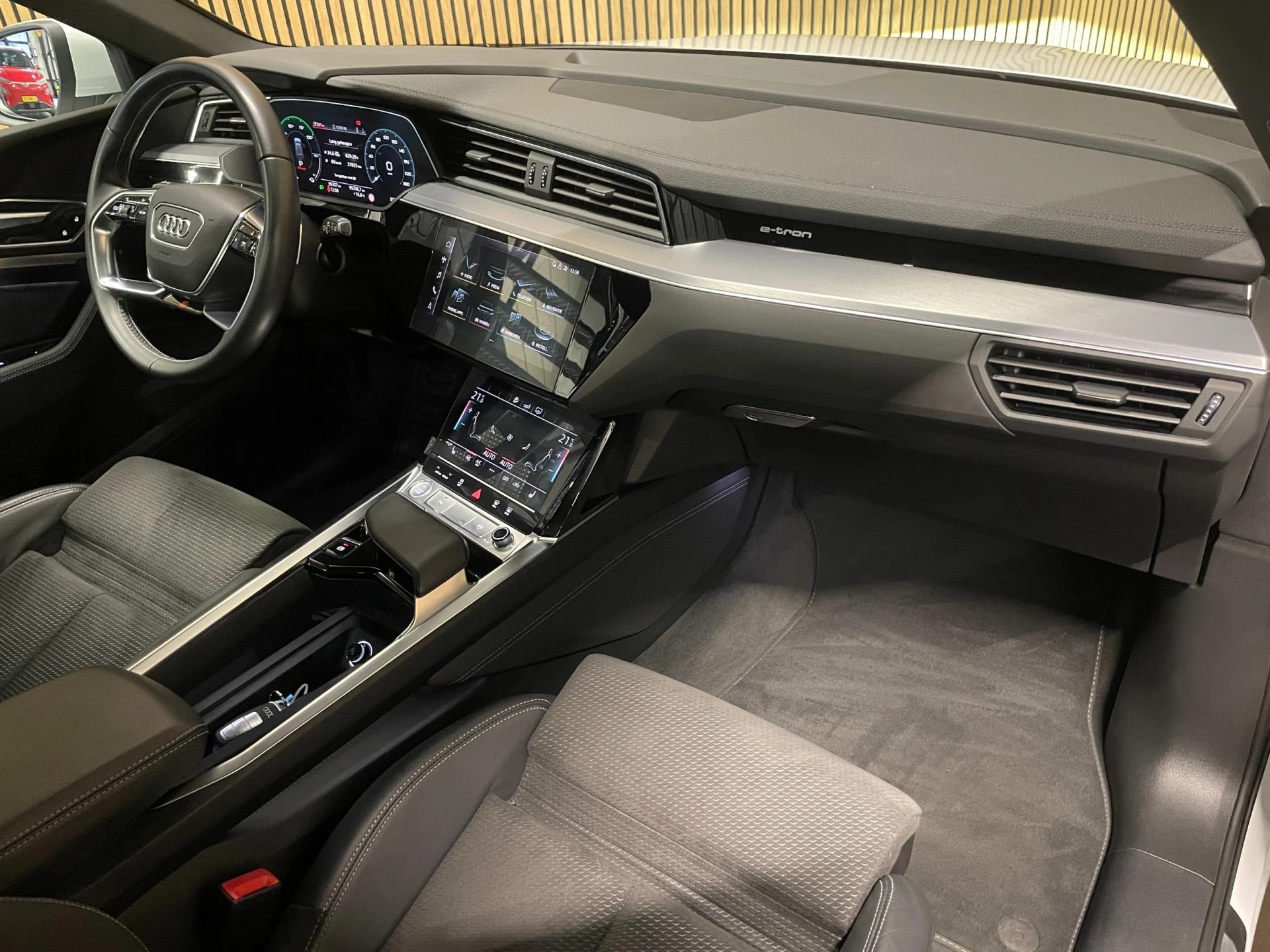 Hoofdafbeelding Audi e-tron